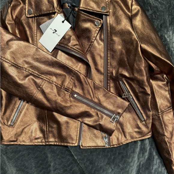 7 For All Mankind Women Copper Faux Leather Moto Jacket Size Small NWT - Picture 2 of 6